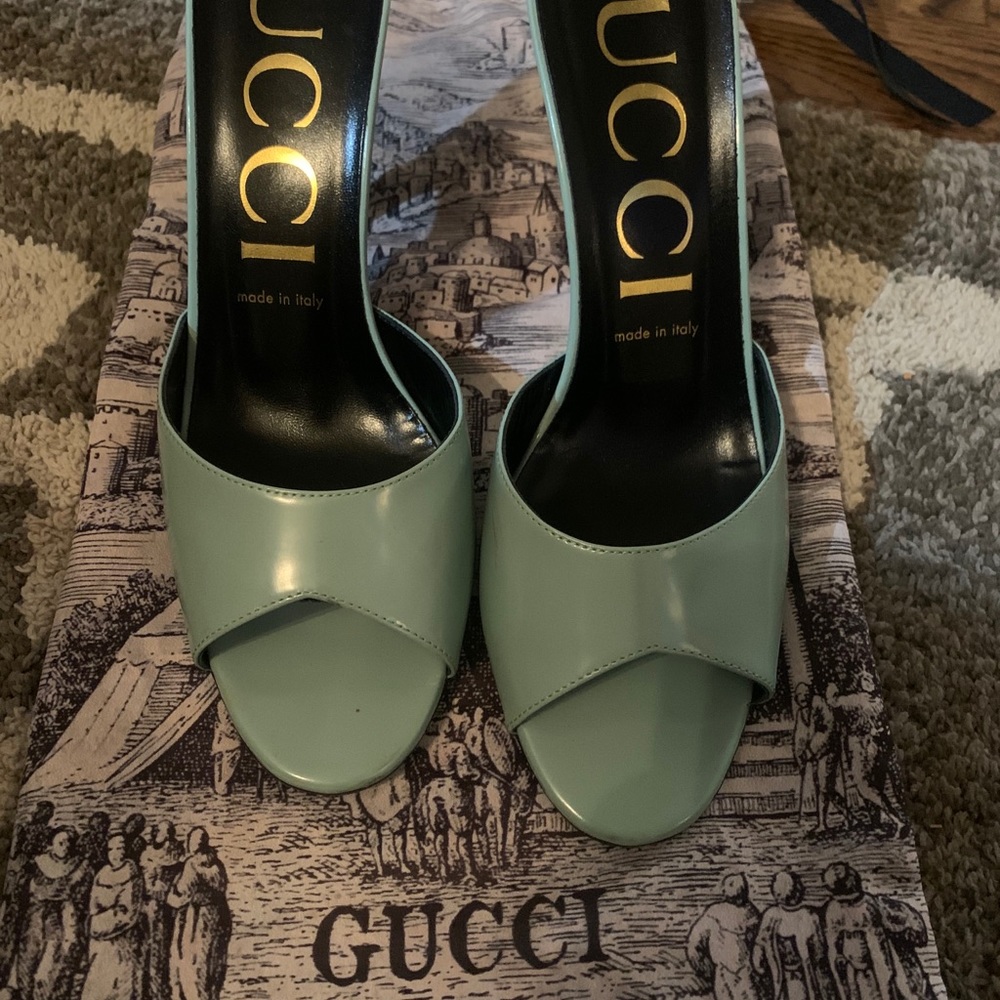 Gucci open toe 38 1/2 shoes